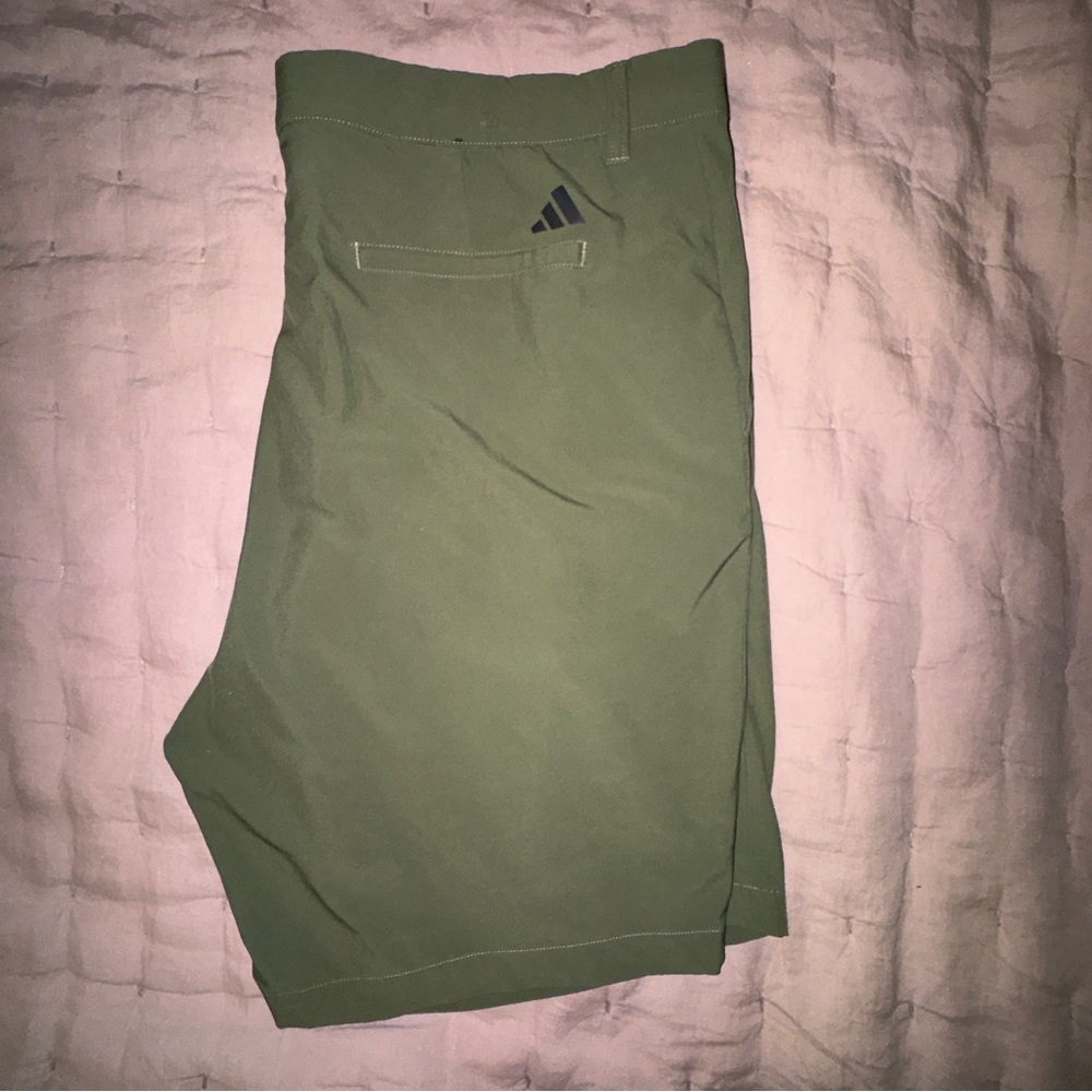 Adidas Golf Shorts Mens 40 Gripper Waistband Gray Performance Stretch.  EUC.